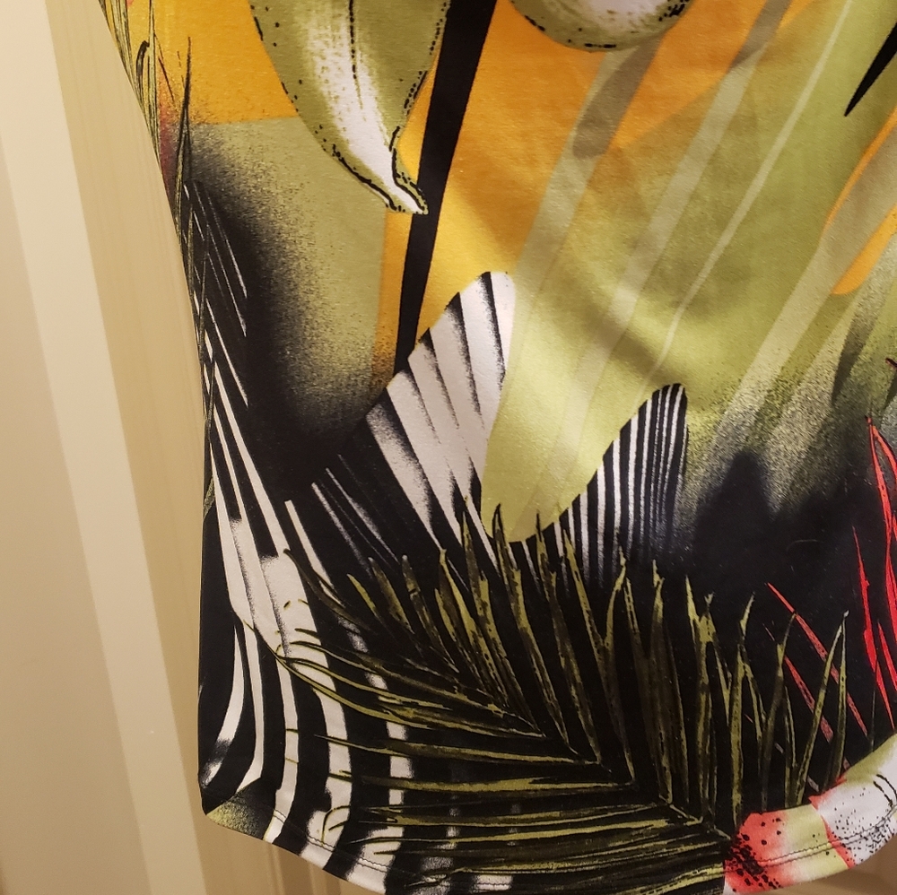 Libra Colorful Printed Top - Picture 6 of 9
